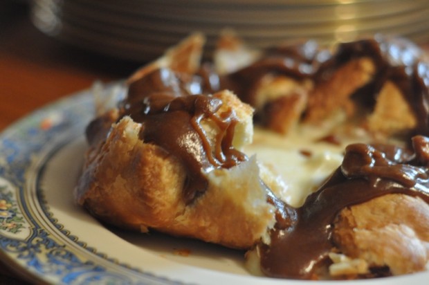 baked brie with caramel sauce