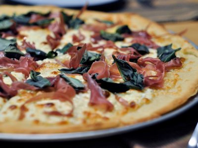 Pizza with Fontina and Prosciutto 